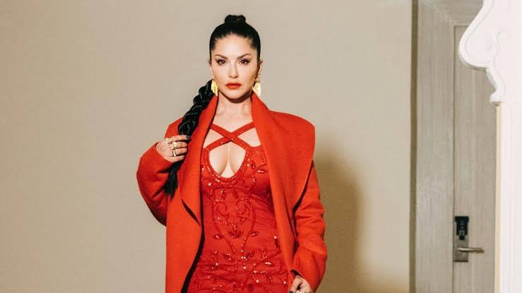 Sunny Leone income: